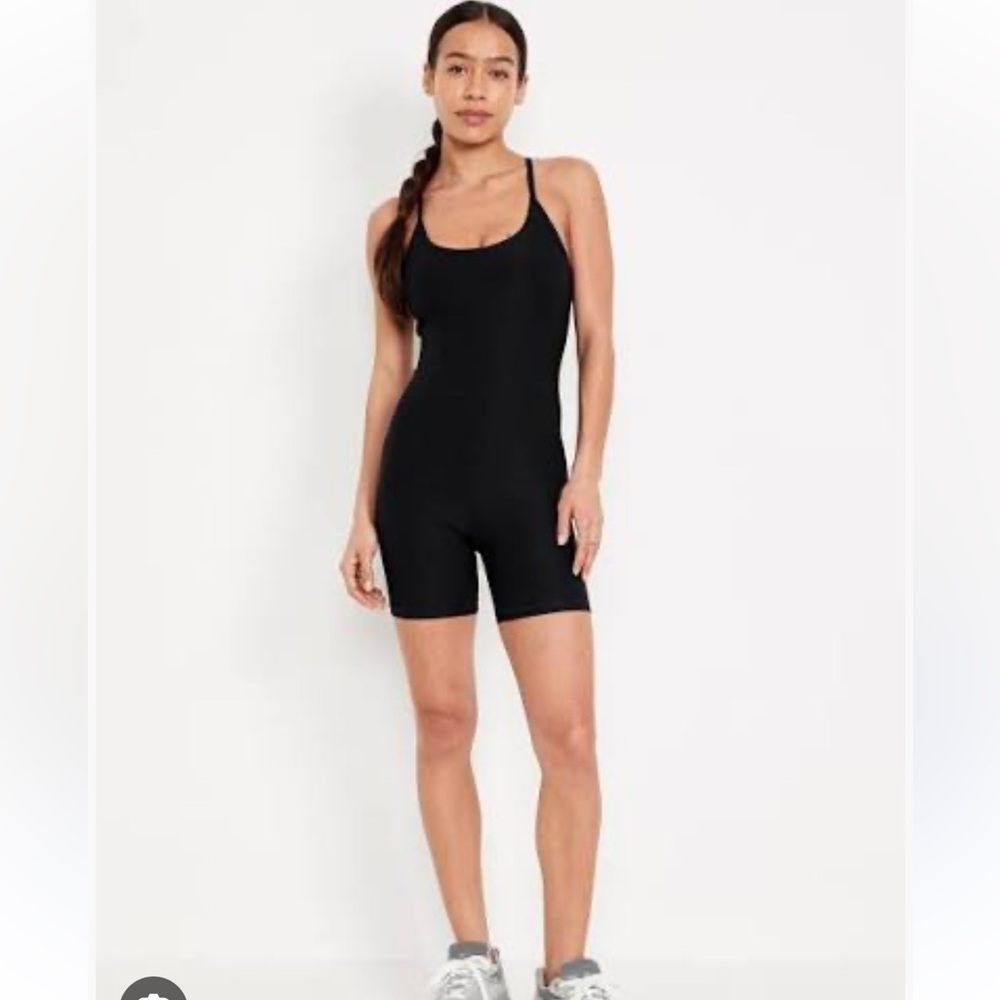 Old Navy Active Cloud+ Racerback Bodysuit Black 6 inch inseam Size XS NWT